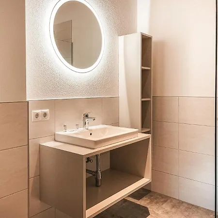 Alpenluxus Presents Vivazilare Loft - Balcony Und Car Park Apartment Fuegen